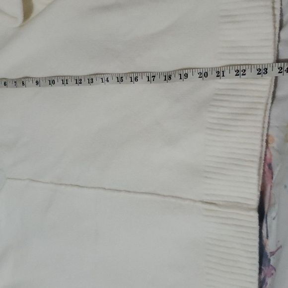 NWT Vince Camuto Soft V Neck White Color Paradox Sweater Size XL - Picture 10 of 10